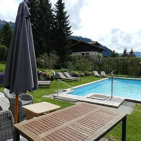 Διαμέρισμα Sleeps 9 Pool Wifi Zweisimmen