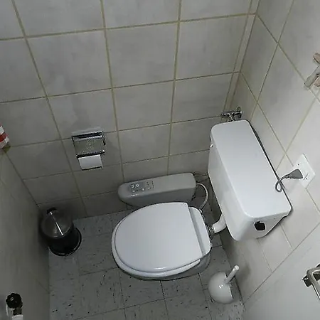 Sleeps 9 Pool Wifi 公寓 茨魏西门